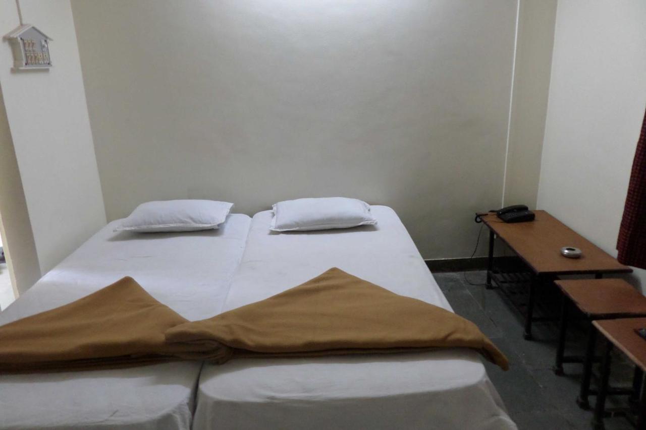 Parvat Lodge Ahmednagar Ngoại thất bức ảnh