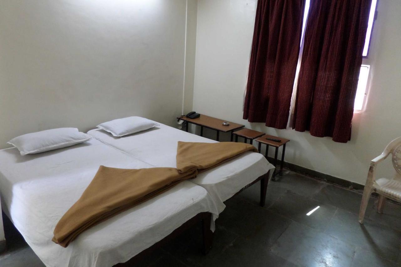 Parvat Lodge Ahmednagar Ngoại thất bức ảnh